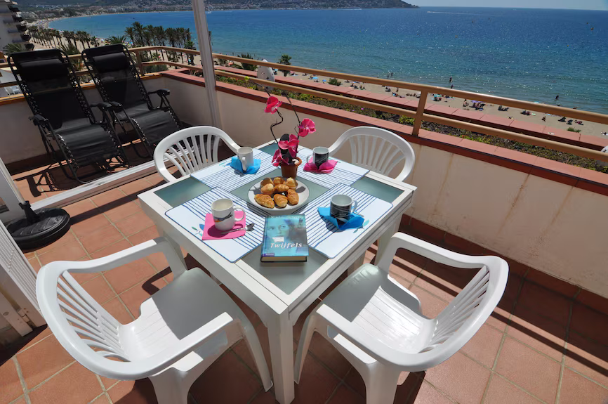Location rosas bord de mer : où dormir au plus près de la plage